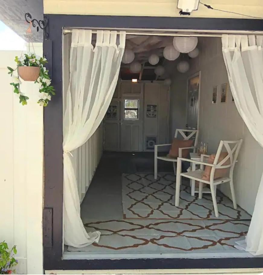 C & Y Guesthouse West Chase 外观 照片